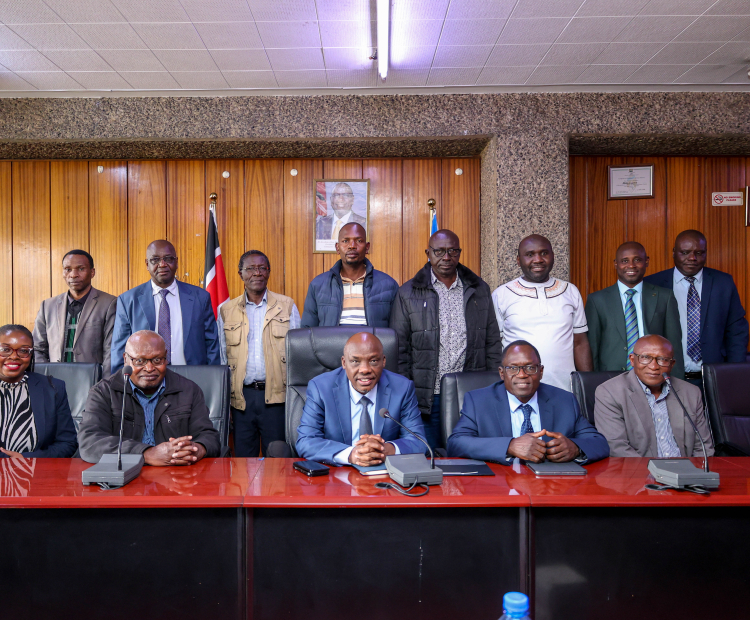 PS Agriculture Dr Rono and PS Isaboke with Board of Directors of Nyamache Tea Factory