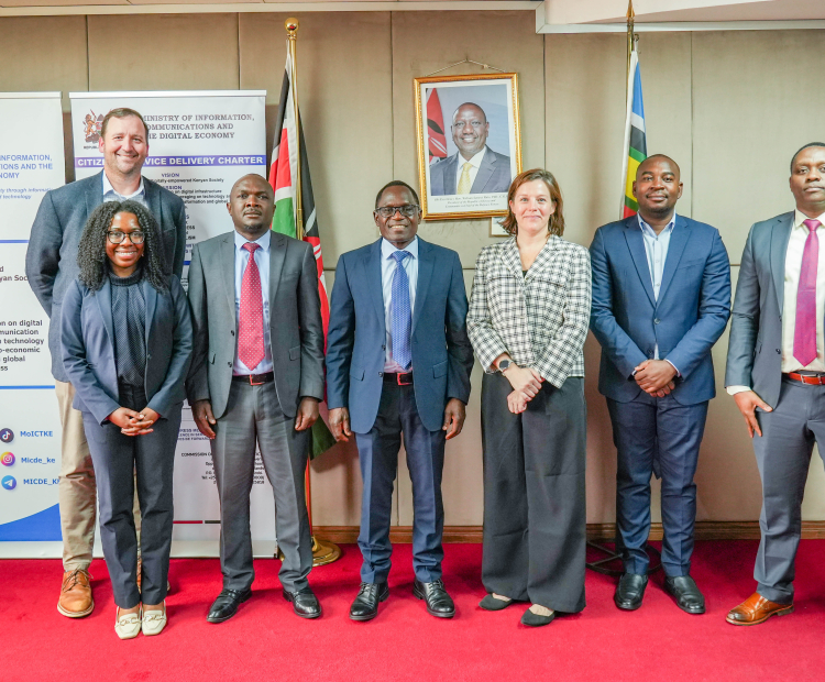 Principal Secretary for Broadcasting and Telecommunications, Mr. Stephen Isaboke, EBS, today hosted a delegation from the United States Embassy Economic Team during a courtesy call at the State Department of Broadcasting and Telecommunications.